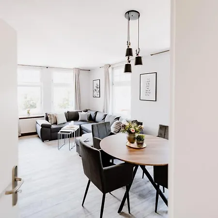 Waldgasthaus Armeleuteberg *